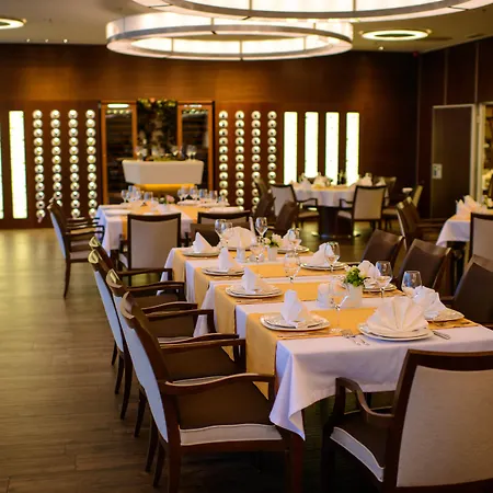 ميباس 5* موستار