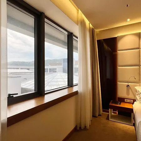 ميباس 5* موستار